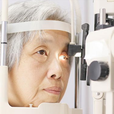 How Optometry Services Address Aging and Fall Risks