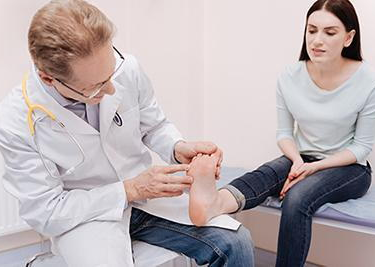 Why Visiting a Podiatrist Can Improve Your Foot Health