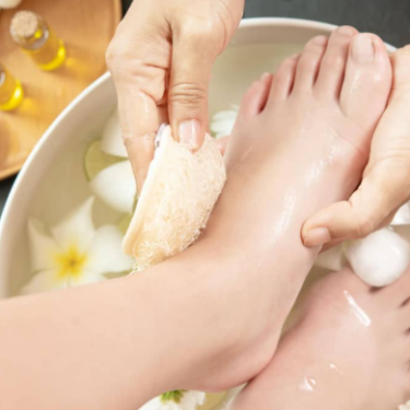 Podiatrist Tips for Maintaining Healthy Feet Throughout the Year