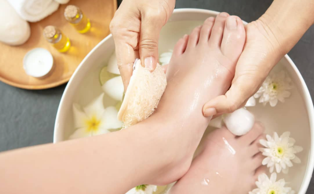 Podiatrist Tips for Maintaining Healthy Feet Throughout the Year