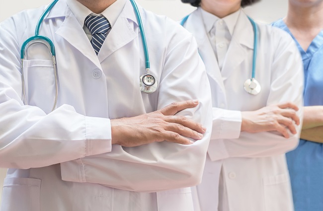 Should Medical Staff Be Told If A Patient Is Trans